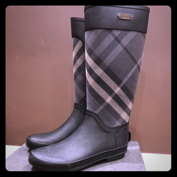Burberry Shoes - Burberry Clemence Rain Boots